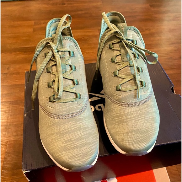 New in Box- Ladies Reebok DMX MAX - Size 11 - Picture 2 of 7